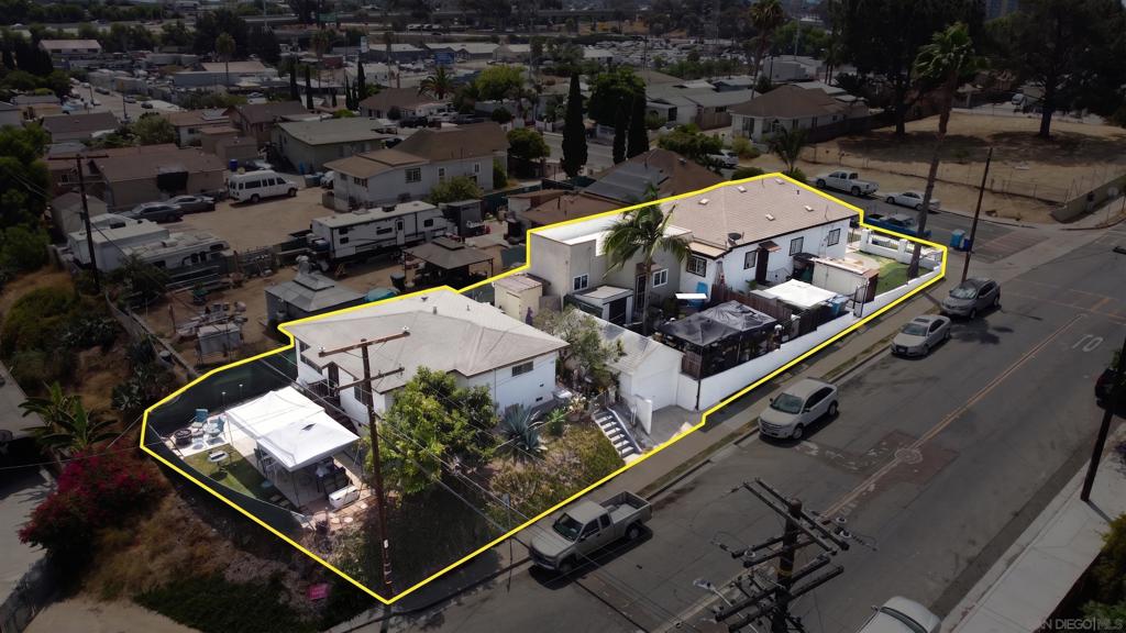 Multifamily at 853 S 32nd St
