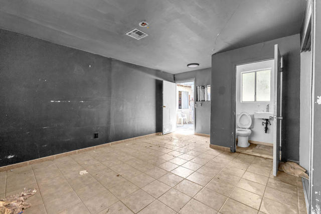 50351 Monroe Street, Indio CA: https://media.crmls.org/mediaz/cb017acb-cef2-45d2-b61b-8d47db385643.jpg