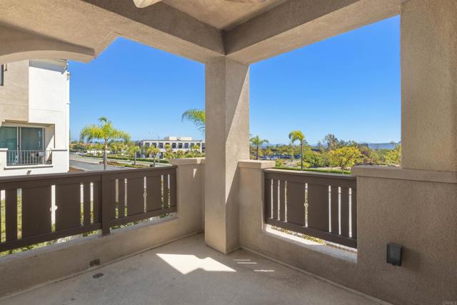 1267 Via Lucero, Oceanside CA: https://media.crmls.org/mediaz/cb01bcb2-a14e-4e3d-97b3-a4554e19b265.jpg