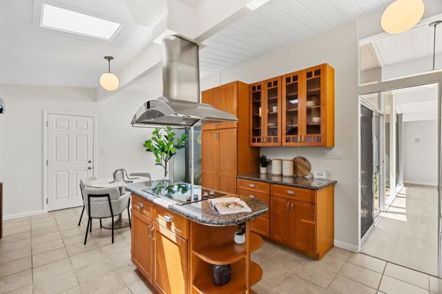 1472 Kingfisher Way, Sunnyvale CA: https://media.crmls.org/mediaz/cb01c6a0-45cc-48cf-90ae-5aaefd647432.jpg