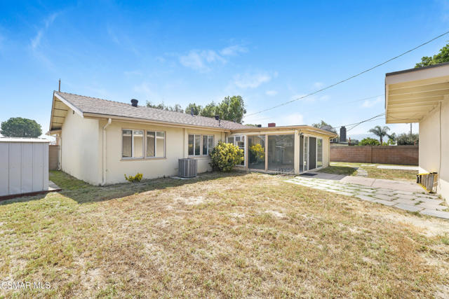 2391 Heather Street, Simi Valley CA: https://media.crmls.org/mediaz/cb026950-35b4-4cd1-925d-30dcdf36637a.jpg