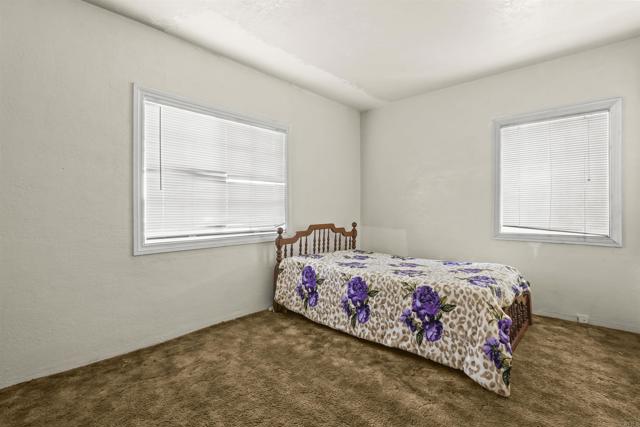 127 W 5Th Avenue, Escondido CA: https://media.crmls.org/mediaz/cb02acef-d8ae-4779-8784-95ee44169de0.jpg