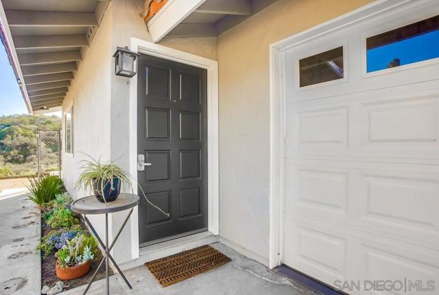 2035 Camino Cantera, Vista CA: https://media.crmls.org/mediaz/cb031c78-cc39-4be9-b2be-1c5f7e2bd18c.jpg