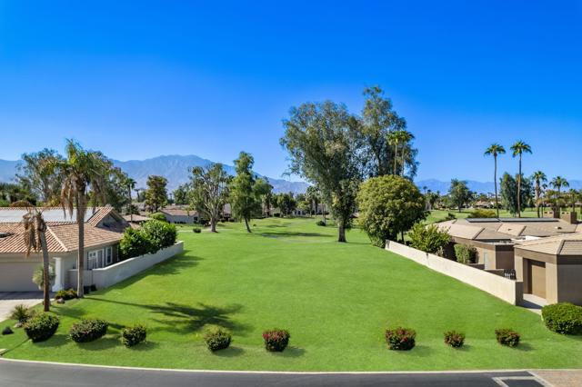 12102 Turnberry Drive, Rancho Mirage CA: https://media.crmls.org/mediaz/cb03bd4c-925c-4c84-a2bb-2ab852323016.jpg