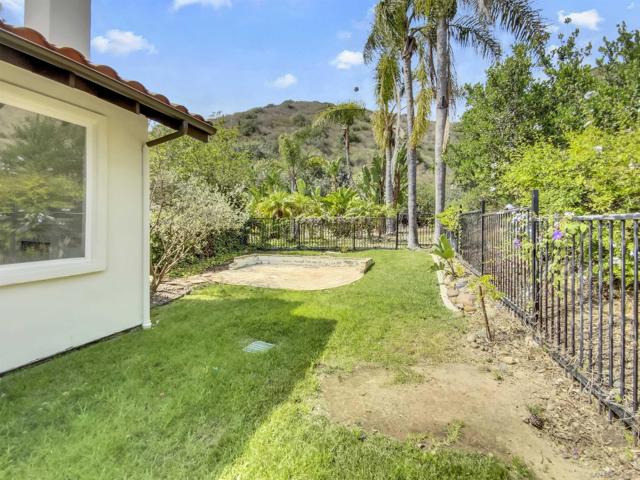 6125 Flagstone Row, La Jolla CA: https://media.crmls.org/mediaz/cb046561-6c13-4ca0-87b5-77a09c9625e5.jpg