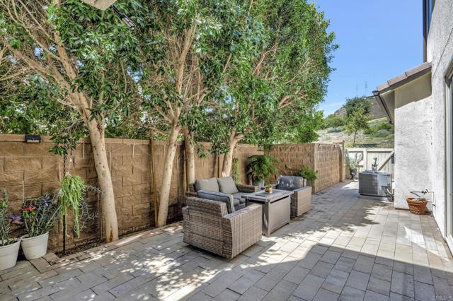 21408 Trail Ridge Drive, Escondido CA: https://media.crmls.org/mediaz/cb048368-20ef-4157-9412-8e04d6ca2874.jpg