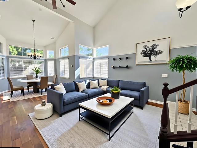 85 Phillips Ct, Tracy CA: https://media.crmls.org/mediaz/cb0590df-c37e-46f9-bb94-56e0e6d93974.jpg