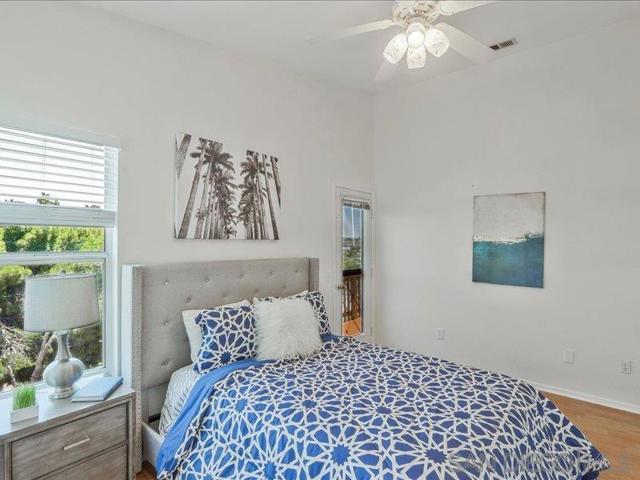 1277 Glencoe Dr, San Diego CA: https://media.crmls.org/mediaz/cb061bd2-6d62-412b-9c06-77ee19e4df94.jpg