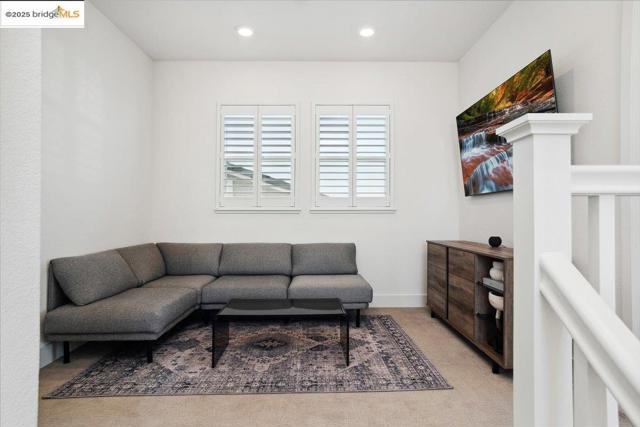 2712 Via Vicenza, San Ramon CA: https://media.crmls.org/mediaz/cb0662c8-aefb-4aa1-9ac9-1425b0b29e68.jpg