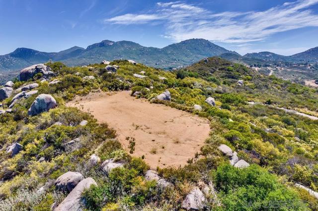 16303 Via Penasco, Ramona, CA 92065, Ramona CA: https://media.crmls.org/mediaz/cb077cd8-5c56-448d-aad8-25c4db912be0.jpg