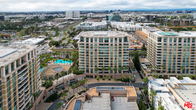 5072 Scholarship, Irvine CA: https://media.crmls.org/mediaz/cb07ac6a-b331-4d38-8b69-7c6f802253f9.jpg