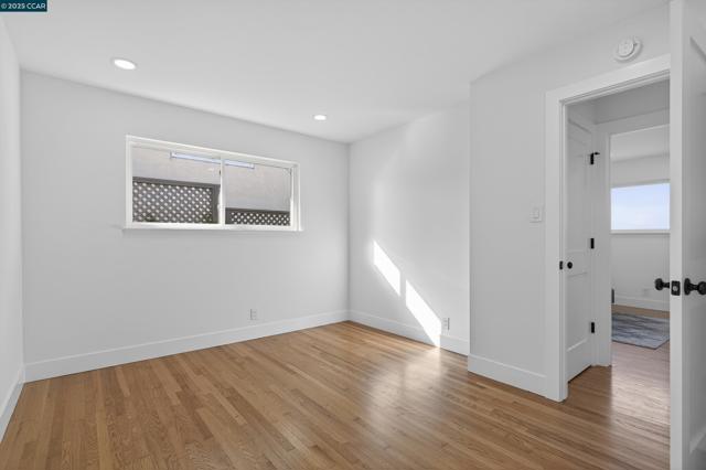 1264 Belfair Dr, Pinole CA: https://media.crmls.org/mediaz/cb0876d3-61cf-4700-8116-cba5e2062e63.jpg