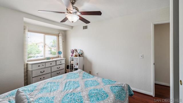 27468 Rosebay Ct, Temecula CA: https://media.crmls.org/mediaz/cb089225-7632-4351-9766-647d12936c20.jpg