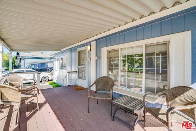 1111 Cherokee, Topanga CA: https://media.crmls.org/mediaz/cb0893d6-c44a-4410-b7c6-8f38c28cbc46.jpg