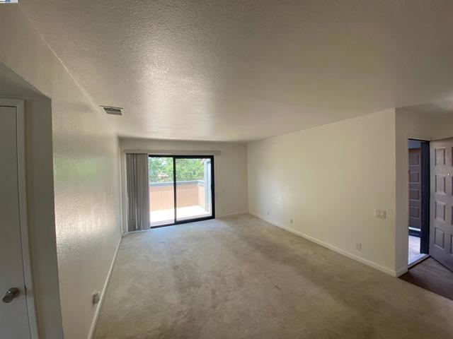 178 Hackamore Cmn, Fremont CA: https://media.crmls.org/mediaz/cb089ead-3c6f-4231-8cf9-356c5b621ab6.jpg