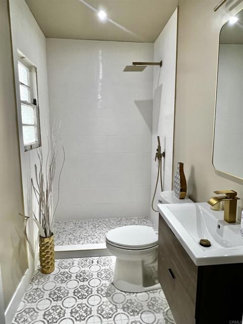 Detail Gallery Image 5 of 10 For 1704 Glendon Ave, Los Angeles,  CA 90024 - 2 Beds | 2 Baths