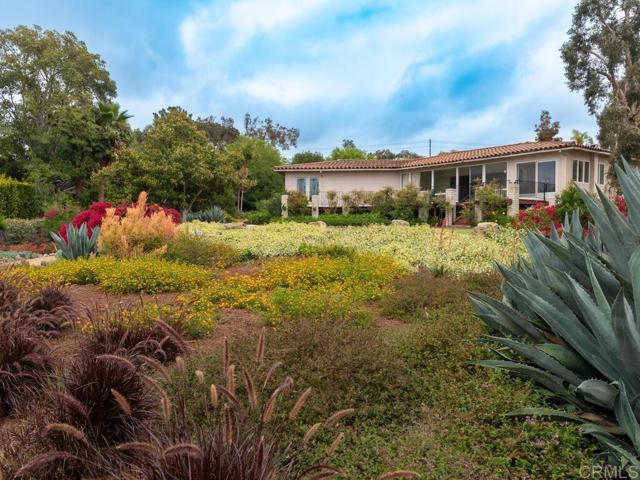 6418 Paseo Delicias, Rancho Santa Fe CA: https://media.crmls.org/mediaz/cb092d4f-4481-46bb-907e-b6ee0510e8de.jpg