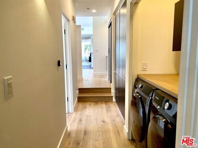 2237 S Bentley Avenue, Los Angeles CA: https://media.crmls.org/mediaz/cb0964a7-6ba7-4094-b267-dba99f051eb5.jpg