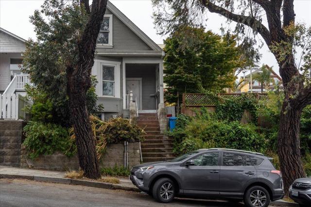 108 Cortland Avenue, San Francisco CA: https://media.crmls.org/mediaz/cb09d092-8939-4dfc-aa3e-a6ca0cd5bea1.jpg