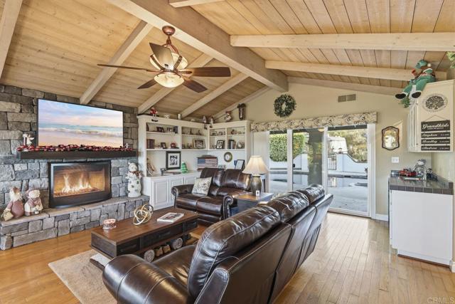 1524 Zutano Lane, Fallbrook CA: https://media.crmls.org/mediaz/cb0a4031-502d-40df-8d38-14ac2c6a4205.jpg