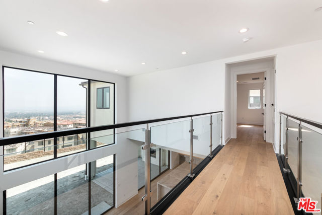11770 N Hillsborough Lane, Porter Ranch CA: https://media.crmls.org/mediaz/cb0b1a42-1659-451e-91aa-a46d4a677ea2.jpg