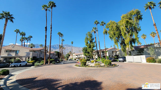 2700 E Mesquite Avenue, Palm Springs CA: https://media.crmls.org/mediaz/cb0b30c7-ea3d-4967-a0ab-1cb3f4dcc4aa.jpg