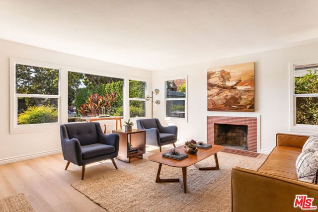 12315 Hammack Street, Culver City CA: https://media.crmls.org/mediaz/cb0d14ea-9e9b-4784-a5d7-fa55549a3851.jpg