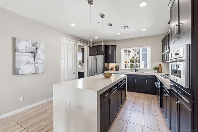 5992 Village Center Loop, San Diego CA: https://media.crmls.org/mediaz/cb0d63d7-c565-4944-8ab9-5dbeac0d8836.jpg