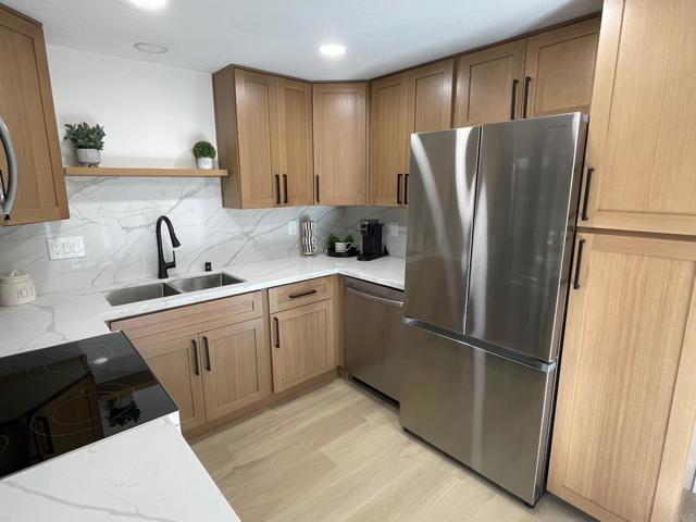 Detail Gallery Image 4 of 11 For 4847 Williamsburg Ln #161,  La Mesa,  CA 91942 - 1 Beds | 1 Baths