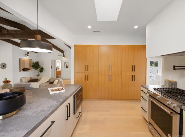 Detail Gallery Image 13 of 35 For 7525 Piper Pl, Los Angeles,  CA 90045 - 3 Beds | 2 Baths