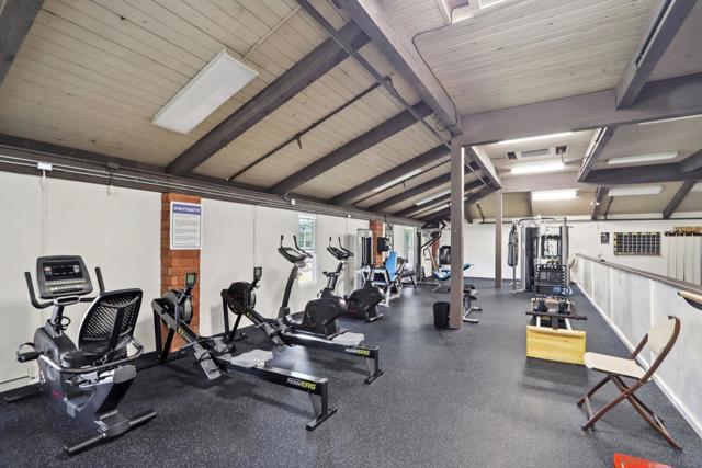 1215 Anchors Way Drive, Ventura CA: https://media.crmls.org/mediaz/cb0e31f7-6acc-4883-ac9f-69ae473ef452.jpg