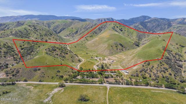 2837 Clear Canyon Road, Lebec CA: https://media.crmls.org/mediaz/cb0e8b7f-5eb8-4447-abbb-cefe97390234.jpg