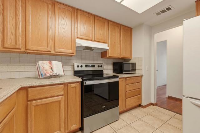 Detail Gallery Image 8 of 41 For 2231 Durasno Ln, Spring Valley,  CA 91977 - 4 Beds | 2 Baths