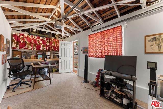 1179 Bellevue Avenue, Los Angeles CA: https://media.crmls.org/mediaz/cb0f0336-3a2e-4abe-a572-d09050defbe1.jpg