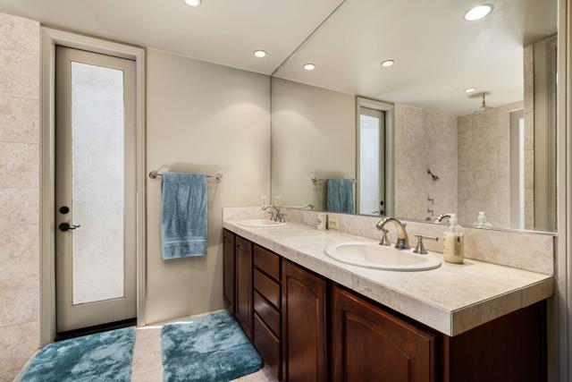 54385 Avenida Madero, La Quinta CA: https://media.crmls.org/mediaz/cb0f4637-de1c-4291-9167-4491450f1d60.jpg