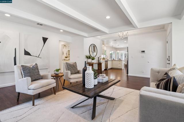 1519 Sunny Ct, Walnut Creek CA: https://media.crmls.org/mediaz/cb0f5e26-2604-4ab8-b63e-d3b62635f8e6.jpg
