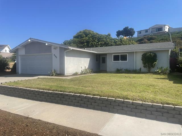 4043 Mira Costa St., Oceanside CA: https://media.crmls.org/mediaz/cb104e29-3011-4fef-a441-245af6f5f67e.jpg