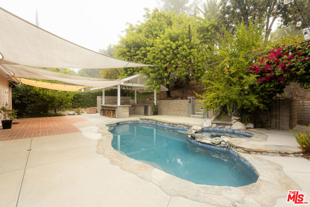 8510 Capistrano Avenue, West Hills CA: https://media.crmls.org/mediaz/cb109d31-2433-430a-aae7-5729c70fb6c6.jpg