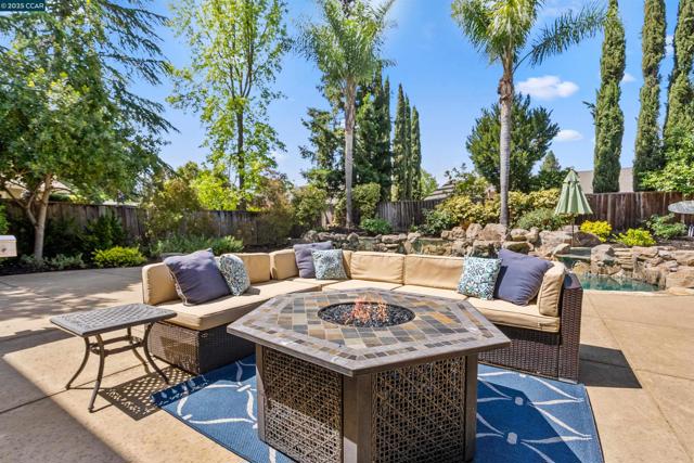 410 Hampton Court, San Ramon CA: https://media.crmls.org/mediaz/cb10e56f-f377-4fef-aa05-6524a05e827b.jpg