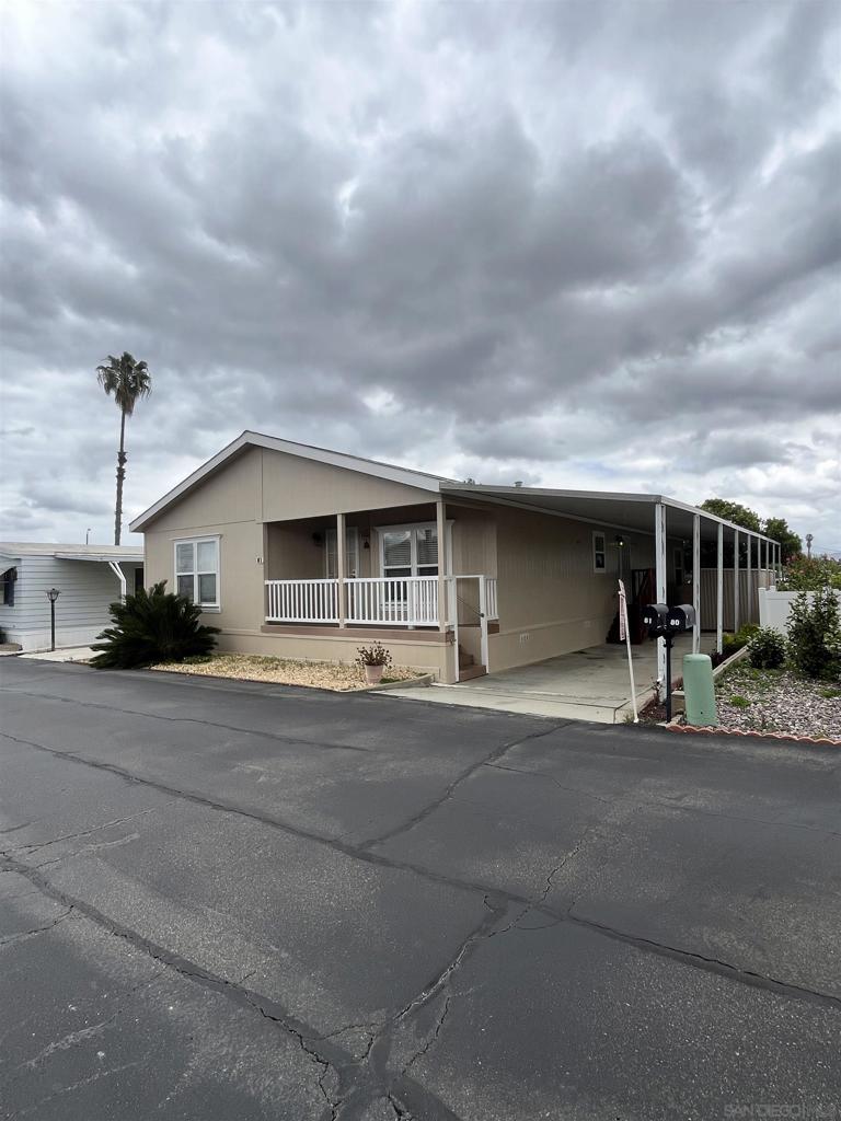 1219 E Barham Dr #SPC 81