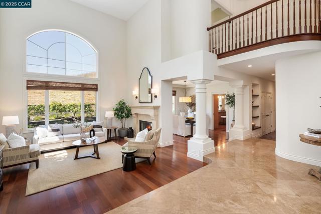 129 Alta Vista Way, Danville CA: https://media.crmls.org/mediaz/cb1253be-6c15-444f-a6a5-787bd3e9768e.jpg