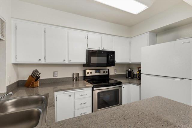 Detail Gallery Image 8 of 37 For 7980 Mission Center Ct #F,  San Diego,  CA 92108 - 1 Beds | 1 Baths