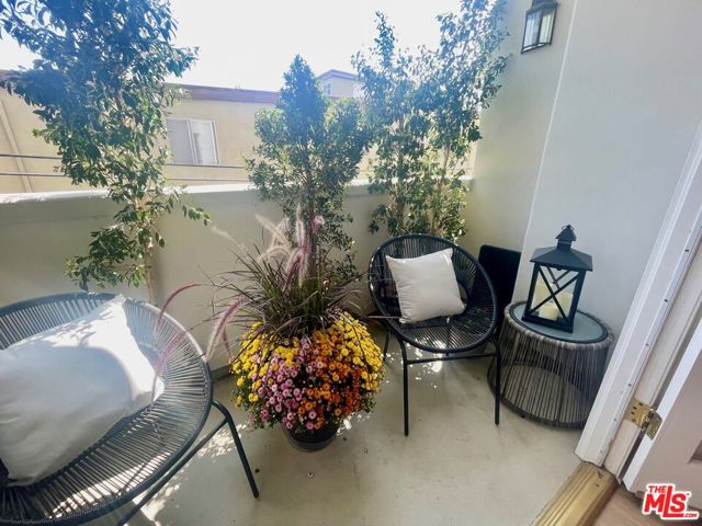 Drew Fenton | 11690 Montana Avenue Los Angeles CA | MLS: 7295317 Drew Fenton | 11690 Montana Avenue Los Angeles CA | MLS: 7295317