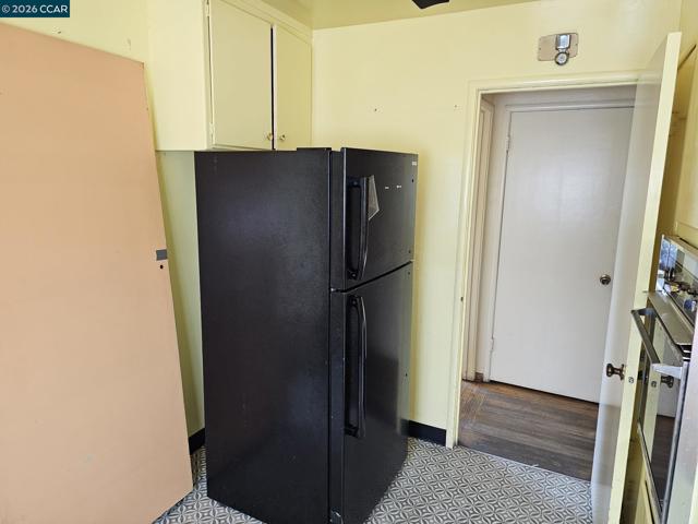 Image 15 of 38 For 627 Kern St  