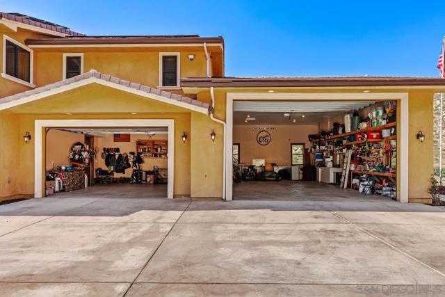 18585 Deer Valley Estates, Poway CA: https://media.crmls.org/mediaz/cb1377df-7562-49af-aa45-4e46b5d9e81d.jpg