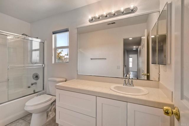 5478 Alexandrine Court, Oceanside CA: https://media.crmls.org/mediaz/cb13eb28-09c4-432b-bdd1-051f3b9f75a2.jpg