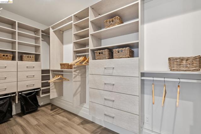 Image 30 of 59 For 231 Bonita Ave