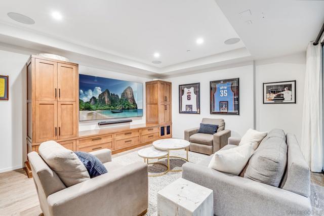 282 Neptune Avenue, Encinitas CA: https://media.crmls.org/mediaz/cb142375-6085-4bd4-94ff-6539e4832dbf.jpg