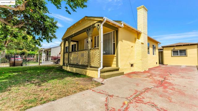 528 LA PRENDA DRIVE, Oakland CA: https://media.crmls.org/mediaz/cb14288a-22b5-4200-bd6d-b5a3bb2760bf.jpg