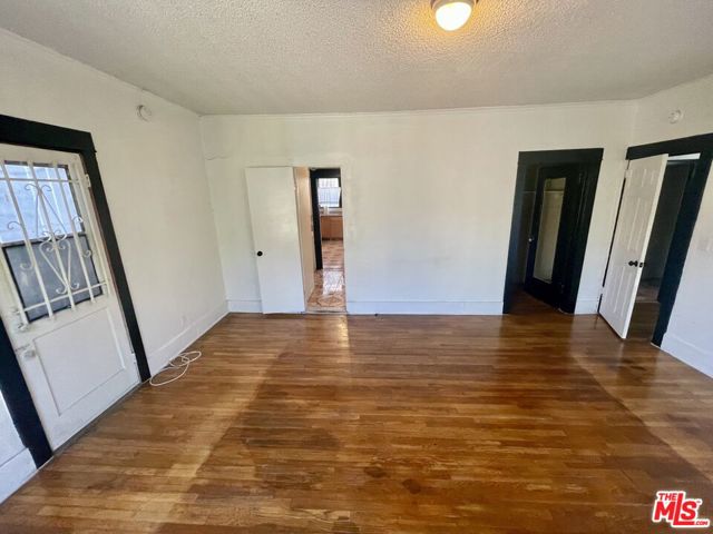 737 N HARVARD Boulevard, Los Angeles CA: https://media.crmls.org/mediaz/cb146b4f-0eb3-4da1-b6e4-fd12938c3671.jpg